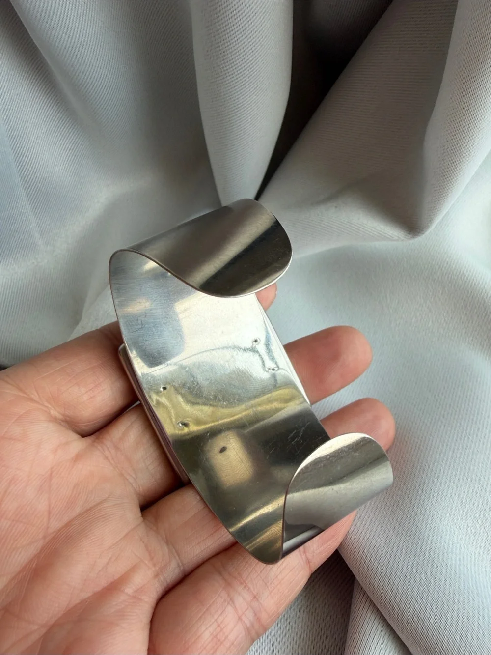 Silver Cuff Smart Bracelet with Abalone Iridescent Face